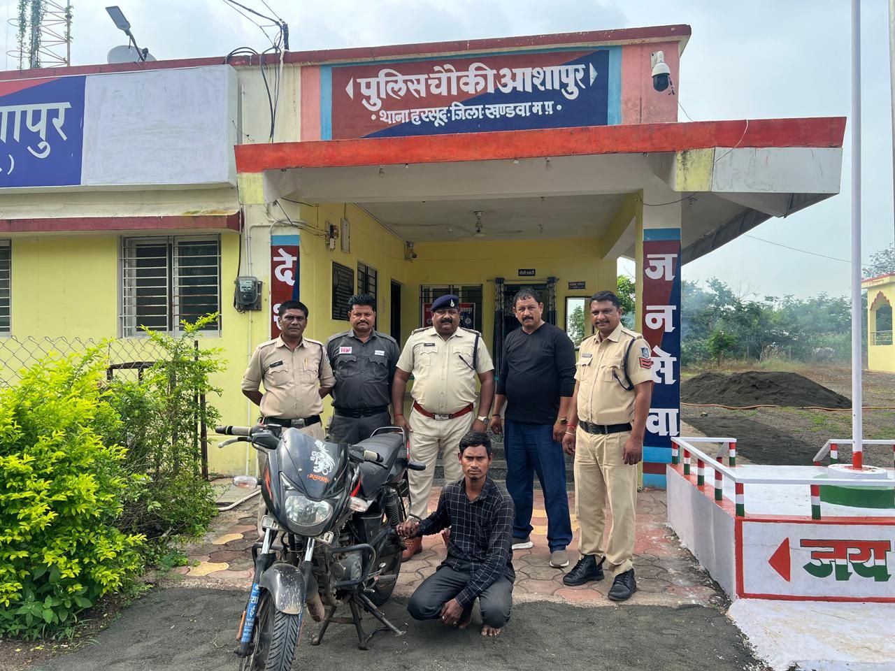 सम्पत्ति अपराधों में खण्डवा पुलिस को मिली सफलता, एक आरोपी गिरफ्तार, मोटर साइकिल बरामद
